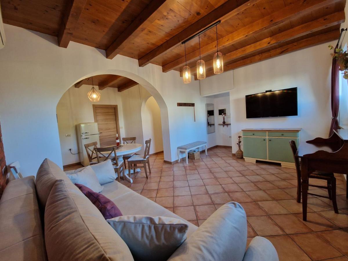 Wine&Apartment VINALES Koper Extérieur photo